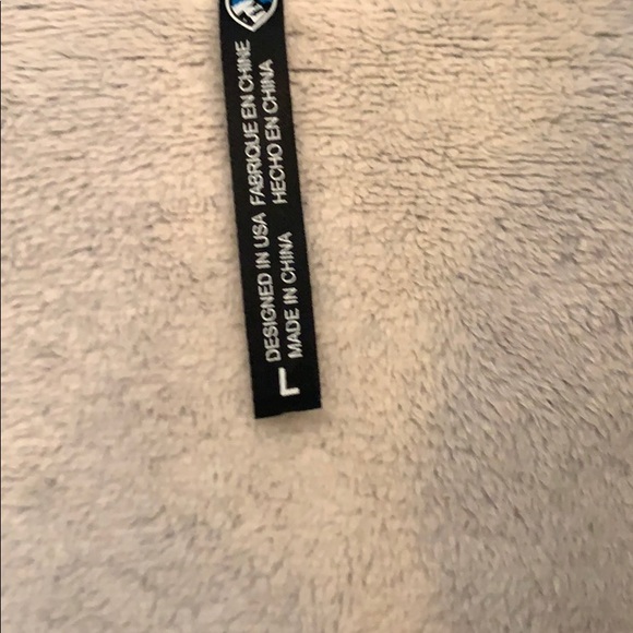 Button up - Picture 2 of 6